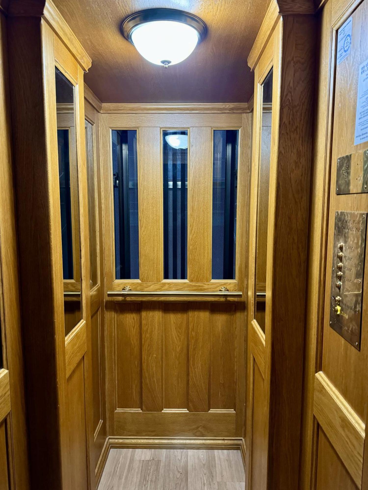 Beautiful, Spacious, 4br Riga