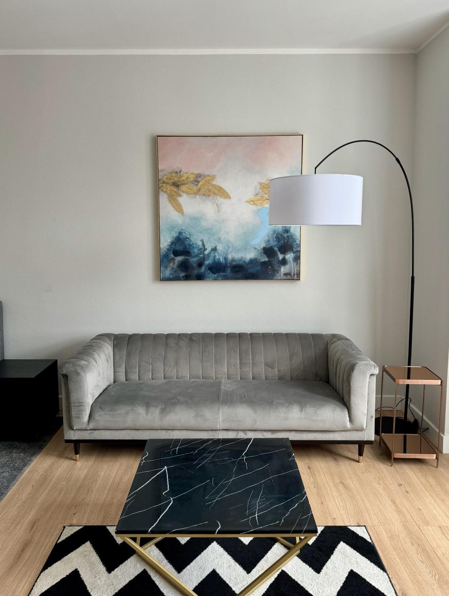 Apartment Beautiful, Spacious, 4br Riga